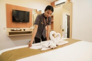 Gaes !!! Tak Semua Pekerja Terima Gaji Sesuai UMK, Fungsi Pemerintah Mana?