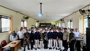 Gaes !!! Usai Dilantik, KPPS Bandulan Tanam Pohon Asyik!