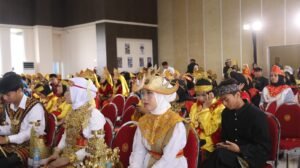 Gaes !!! Ragam Baju Adat Semarakan Penutupan PMM Di UMM