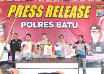 Foto : Saat Pers Rilis di Mapolres Batu kasus pembunuhan di Pujon. (ist)