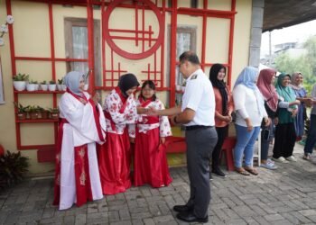 Ft : Warga Desa Sidomulyo, Kota Batu menyiapkan paket wisata Kampung Sakura. ( mf)