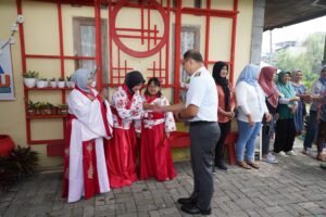 Gaes !!! Warga Desa Sidomulyo Punya Paket Wisata Kampung Sakura
