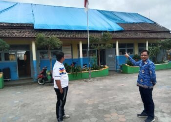 Kondisi Gedung SDN 1 Tamansatriyan Beratapkan Terpal.