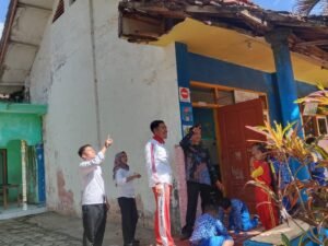 Gaes !!! Miris Gedung SDN 2 Gajahrejo Gedangan Rusak Parah, Seorang Siswa Tertimpa Pelisir