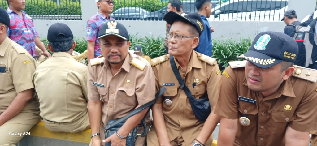 Gaes !!! Terkait Perpanjangan Masa Jabatan Kades 8 Tahun Ambisi Siapa?