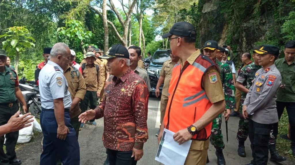 Gaes !!! Respon Cepat Pemkab Malang Perbaiki Jalan Rajekwesi, Dianggarkan Rp 1 Miliar