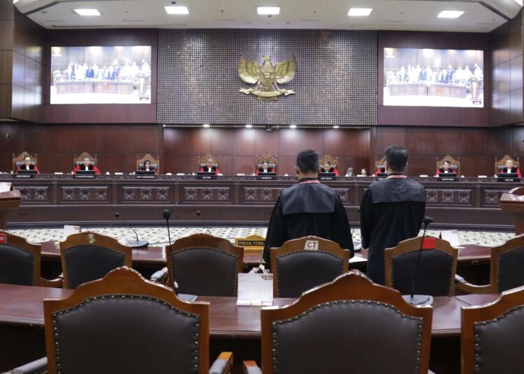 Ft. Mahkamah Konstitusi menggelar sidang pengujian undang undang nomor 6 tahun 2023 tentang cipta kerja diruang sidang pleno mk, pada selasa 13 2 2024. foto humas panji