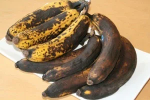 Gaes !!! Jangan Sia-siakan Kulit Pisang yang Menghitam Masih Bisa Dikonsumsi ??
