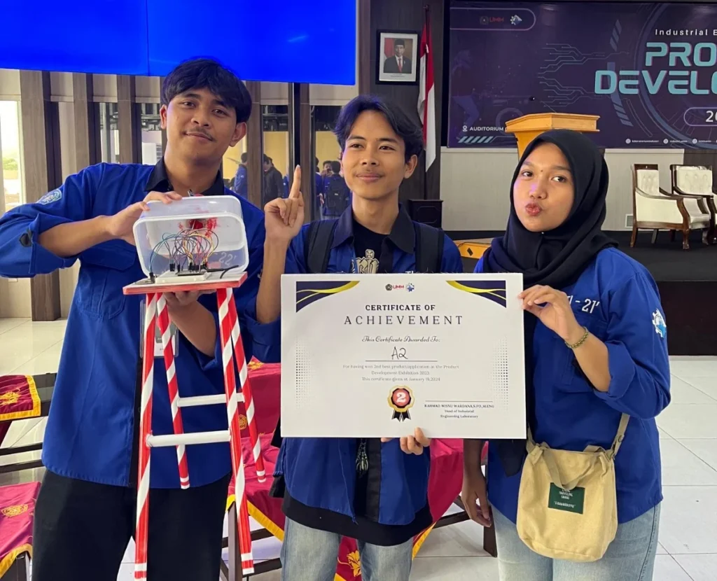 Mahasiswa Universitas Muhammadiyah Malang (UMM) tak pernah berhenti berinovasi. Terbaru menciptakan alat deteksi kebakaran.