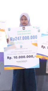 Gaes !!! Keluarga Anggota KPPS Meninggal Dunia Terima Santunan Bantuan Rp 247 Juta dan Beasiswa