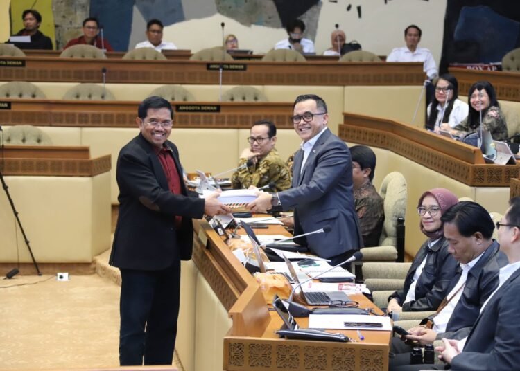 Ft : Suasana Raker dan RDP bersama Komisi II DPR RI terkait RPP Manajemen ASN, di Jakarta, Rabu (13/03)/Laman Website Resmi PANRB