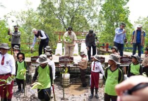 Gaes !!! Serentak Tanam Pohon Di Hari Bhakti Rimbawan ke-41