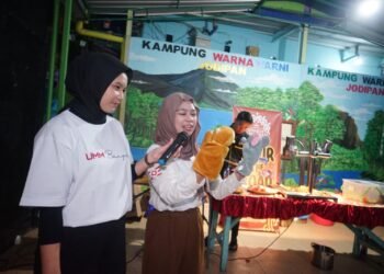 UMM kunjungi Kampung Jodipan bersama dengan Hotel Rayz UMM dan melaksanakan sahur on the road bersama warga.