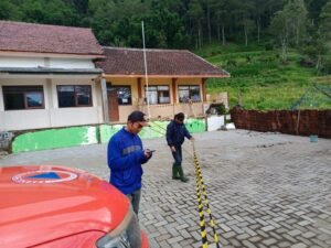 Gaes !!! Tanah Gerak 10 Rumah Rusak Hingga Jalan Ambles