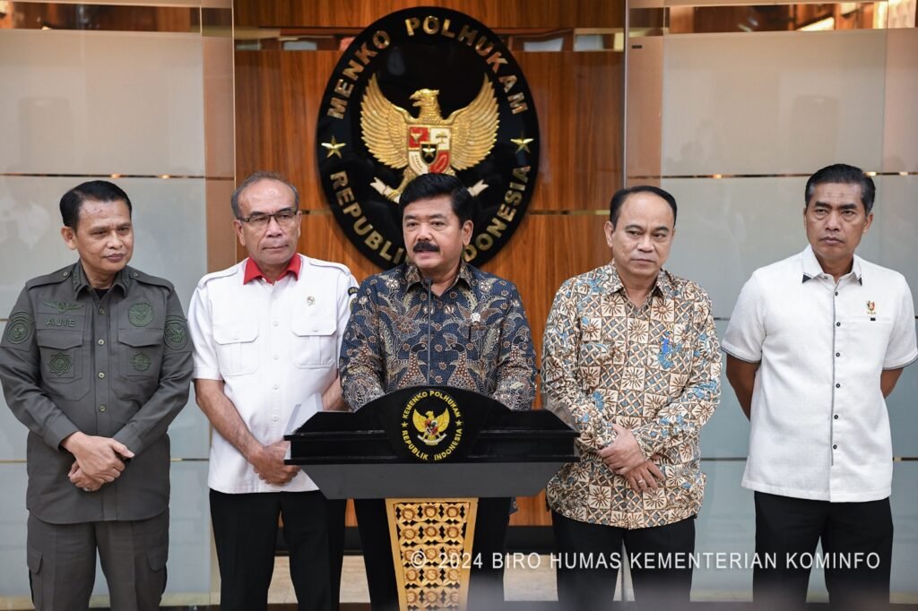 Hadi Tjahjanto menyampaikan narasinya dengan baik dan menyejukkan. Sekaligus mengajak untuk Bersama-sama lawan informasi palsu atau Hoax.