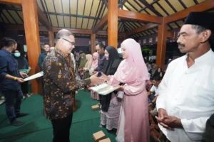 Gaes !!! Akhirnya Terima Sertifikat PTSL