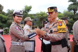 Gaes !!! AKBP Oskar Beri Apresiasi Anggota Berprestasi