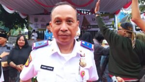 Gaes !!! Jalur Khusus Ambulan Penuh Mobil Parkir?