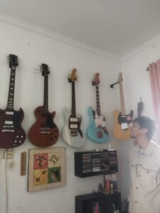 Gaes !!! Investasi Menjanjikan Gitar Listrik