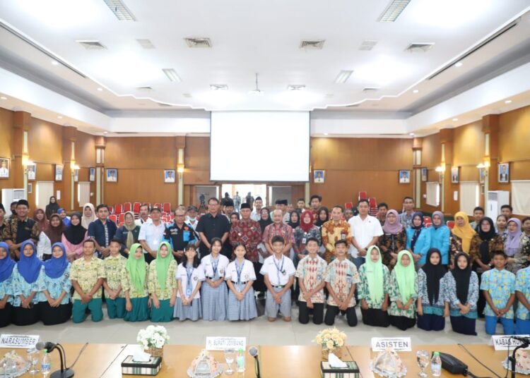 Ft : Penyuluhan anti Narkoba dari Bagian Hukum dan Disdikbud Kabupaten Jombang yang diikuti ratusan pelajar. (ale)