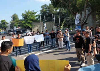 Ft: Jurnalis Kediri Tolak RUU Penyiaran yang mengancam kebebasan pers (Media Suaragong)