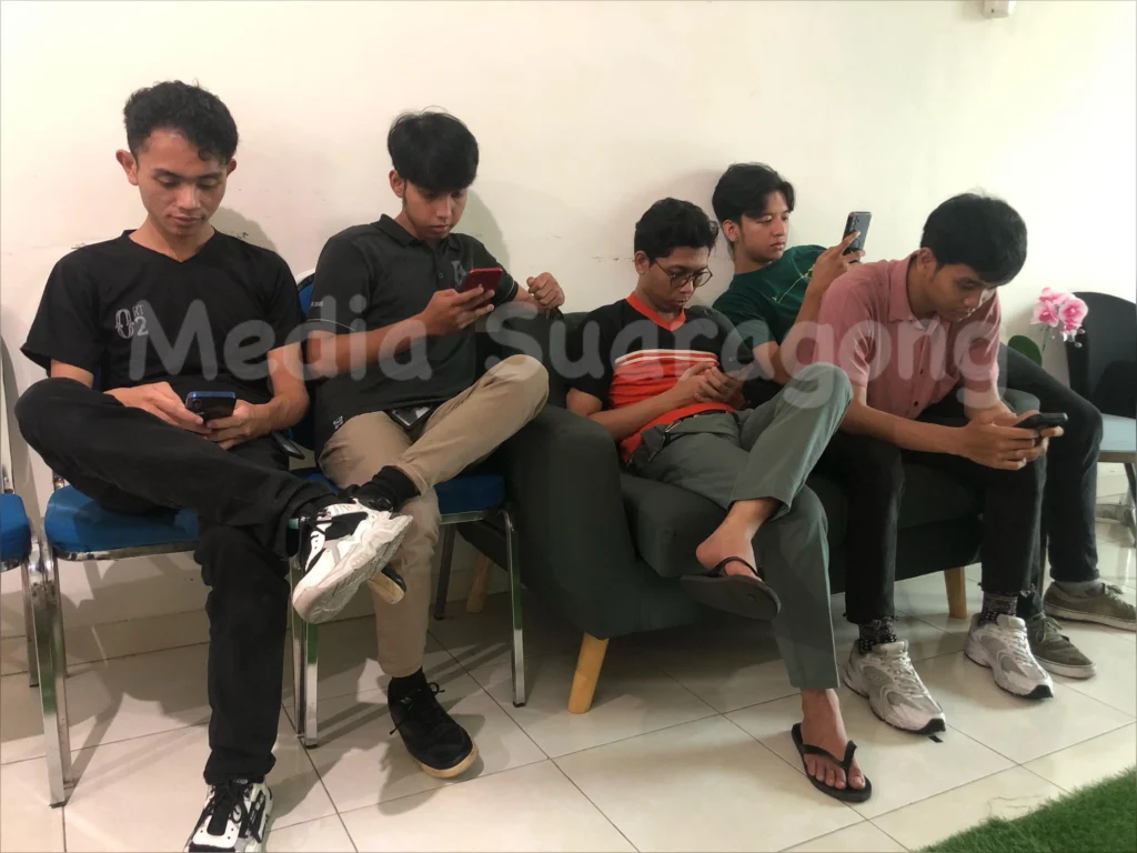 Tips Tepat Digital Parenting (Media Suaragong)