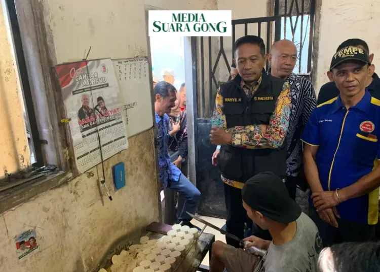 Pj Wali Kota Malang Kunjungi UMKM Keripik Sanan (Media Suaragong)