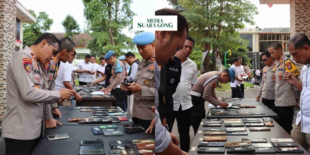 Gaes !!! Kapolres Batu Periksa HP Anggotanya !!!