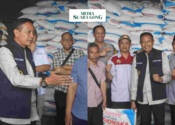 FT : PJ Walikota Malang Terjun untuk melihat Stok serta Distribusi dari Pupuk Bersubsidi di Kedungkandang/sc : Pem_Kot_Mlg/Ds : Aye