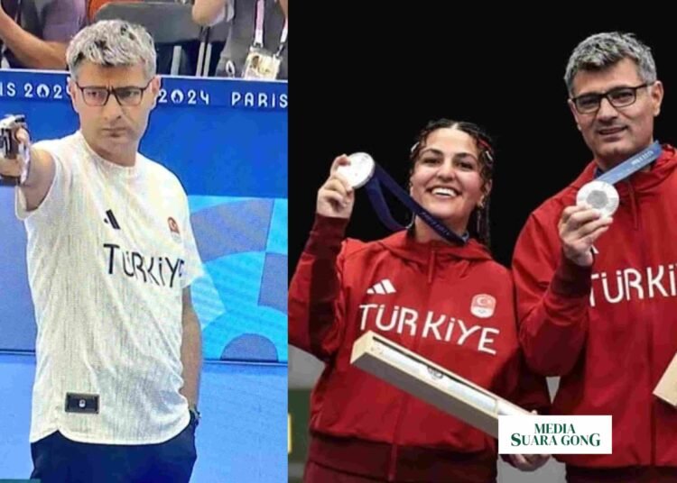 Yusuf Dikec, atlet tembak Turki, bikin heboh Olimpiade Paris 2024 dengan gaya santai ala bapak-bapak.