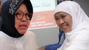 Gaes !!! Persaingan Ketat Khofifah dan Risma Pilgub Jatim 2024