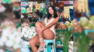 Gaes !!! Konsep Foto Merakyat, Hyolyn Tampak Memikat