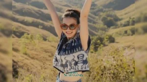 Gaes !!! Raline Syah Selami Gairah Budaya Tenun Sumba