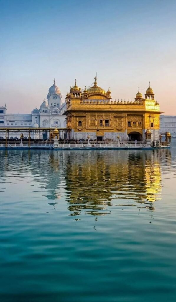 Agama Sikh, atau Sikhisme, adalah agama monoteistik yang didirikan pada akhir abad ke-15 di wilayah Punjab