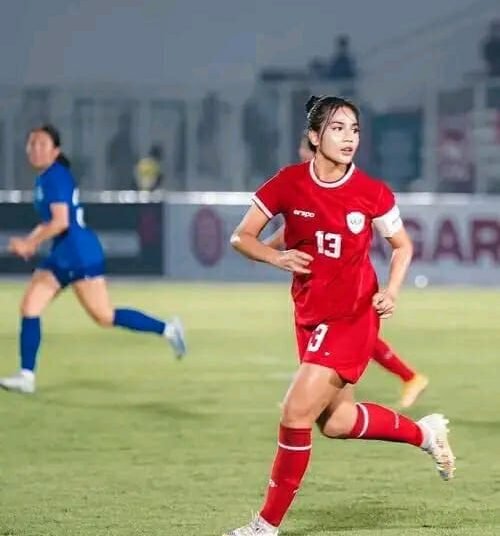 Di balik kesuksesan Timnas putri Indonesia, terdapat sosok Safira Ika Putri yang memegang peranan kunci dari prestasi tersebut.