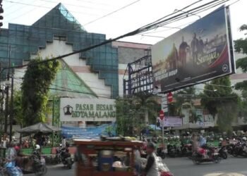 Kota Malang mengalami deflasi yang menunjukkan adanya penurunan daya beli masyarakat. Deflasi ini, meskipun tidak signifikan