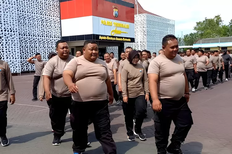 Sebanyak 60 personel Polres Trenggalek saat ini mengikuti program pembinaan pengendalian berat badan melalui Indeks Massa Tubuh (IMT).