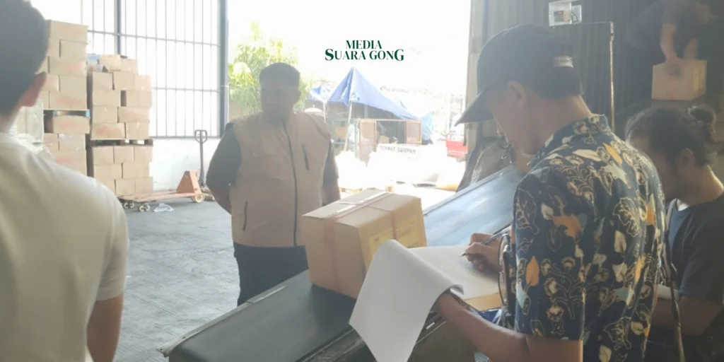 Gaes !!! Bawaslu Jember Awasi Pengiriman Surat Suara Pemilihan Gubernur Jawa Timur ke Gudang KPU