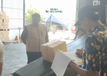 Bawaslu Jember Awasi Pengiriman Surat Suara Pemilihan Gubernur Jawa Timur ke Gudang KPU