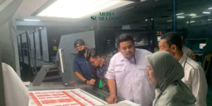 Gaes !!! Bawaslu Jember Lakukan Pengawasan Proses Produksi Surat Suara Pilbup Jember 2024