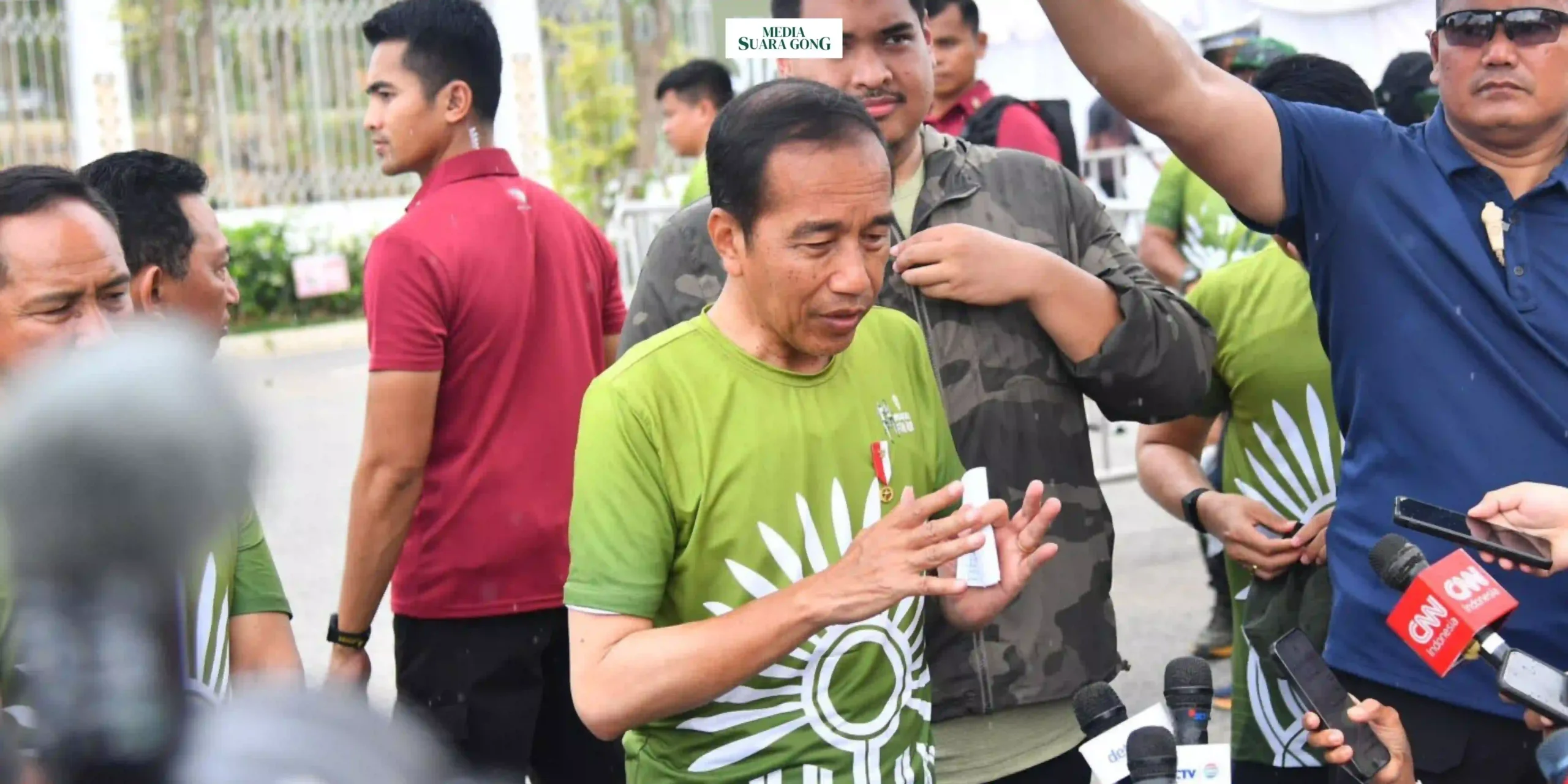 Presiden Jokowi Tanggapi isu Deflasi yang terjadi di Indonesia, usai acara Nusantara TNI Fun Run 2024 di Kawasan Ibu Kota Nusantara (IKN).