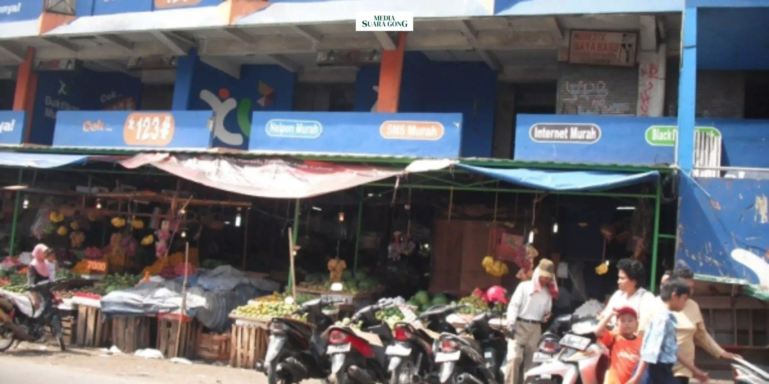 Daya beli masyarakat saat ini sedang lesu, hal itu terlihat dari gerak roda ekonomi di kalangan masyarakat bawah contohnya Pasar Tradisional