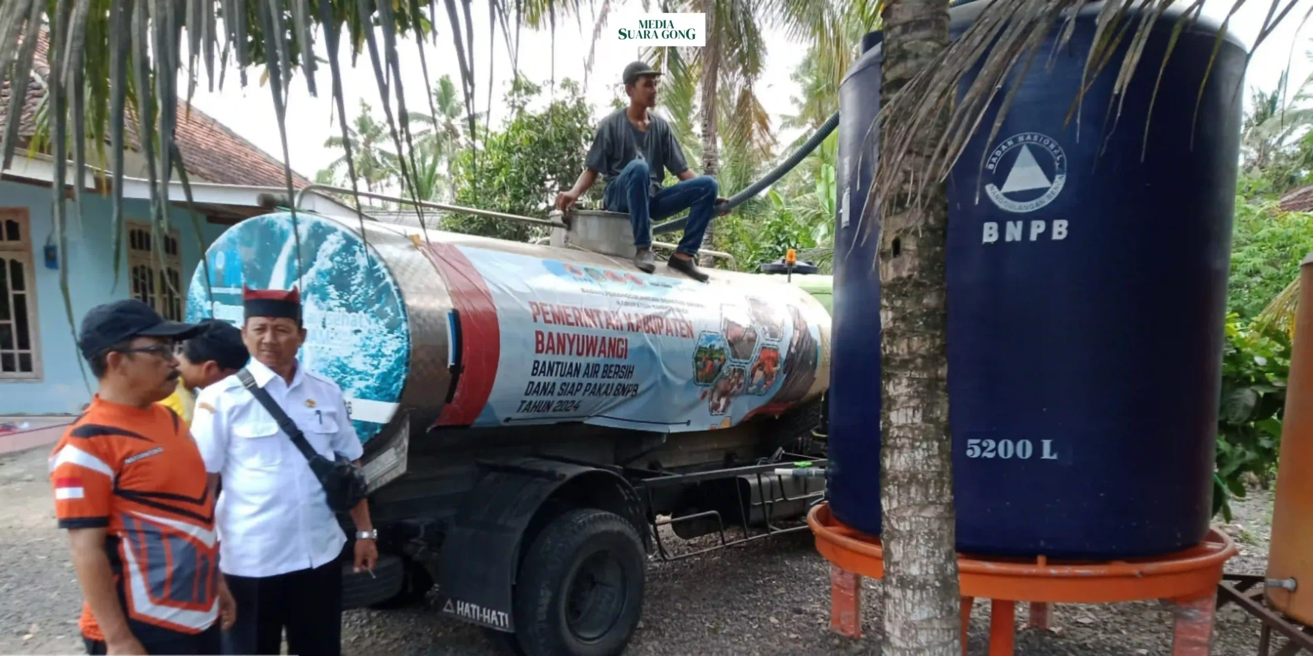 Pemkab Banyuwangi Distribusikan Air Bersih ke daerah di kecamatan yang terdampak