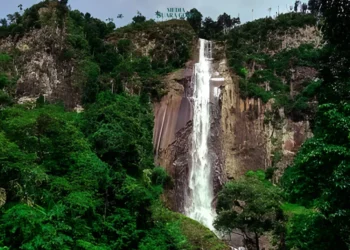 Sumatra Utara memiliki banyak destinasi wisata alam yang memukau, salah satunya adalah Air Terjun Ponot yang terletak di Desa Tangga, Kecamatan Aek Songsongan, Kabupaten Asahan.