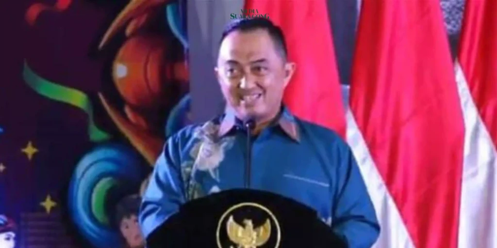 Semarakkan Jombang Fest 2024, Pemerintah Kabupaten Jombang melalui Dinas Perdagangan dan Perindustrian gelar Fashion Show Batik