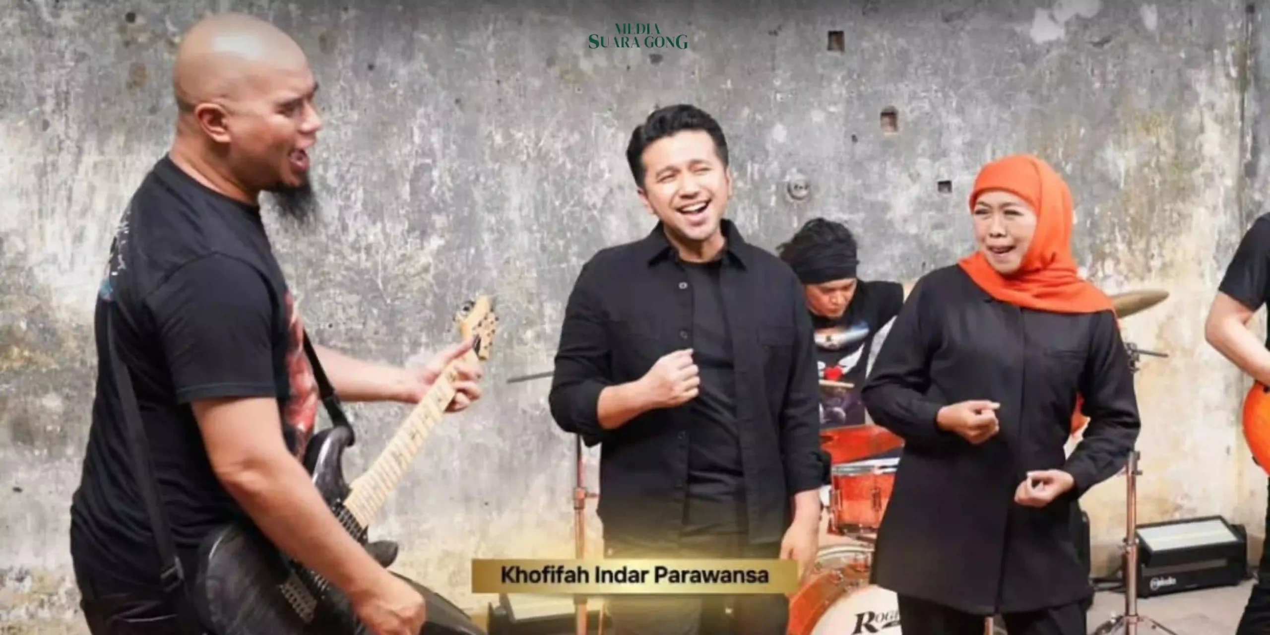 Pasangan calon Gubernur dan Wakil Gubernur Jawa Timur, Khofifah Indar Parawansa dan Elestianto Dardak, telah melakukan syuting video klip bersama grup band Dewa 19