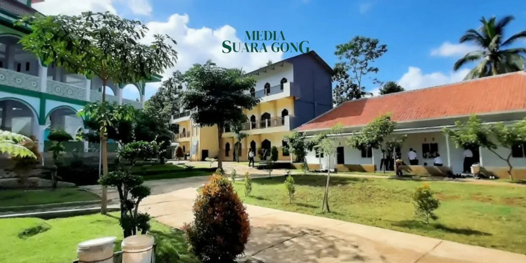 Kepala Dinas Lingkungan Hidup Lumajang Dorong Pesantren Tingkatkan Kesadaran Lingkungan