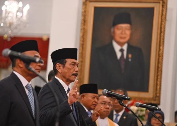 Prabowo Subianto resmi menunjuk Luhut Binsar Pandjaitan sebagai Penasihat Khusus Bidang Digitalisasi dan Teknologi Pemerintahan.