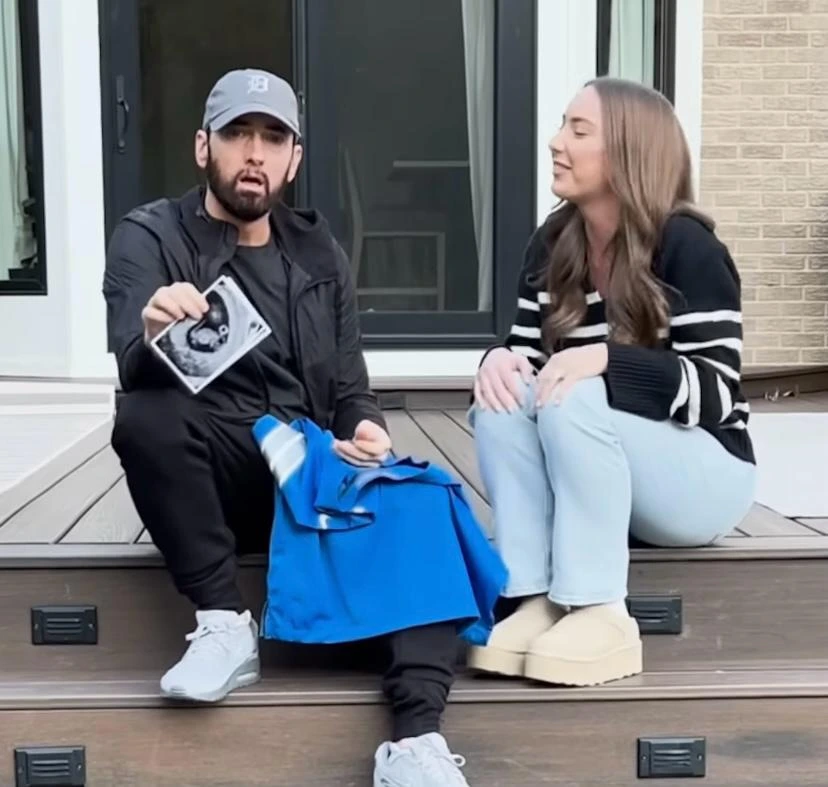 Eminem merilis video musik yang emosional untuk lagunya "Temporary," yang didedikasikan kepada putrinya, Hailie Jade Scott.