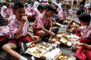 Gaes !!! Prabowo Luncurkan Program Makan Gizi Gratis, Jangkau Daerah Terpencil untuk Perbaikan Gizi Nasional